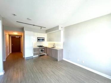 2305 4900 Lennox Lane, Burnaby, BC, Burnaby — Apartment/Condo for sale