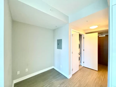 2305 4900 Lennox Lane, Burnaby, BC, Burnaby — Apartment/Condo for sale