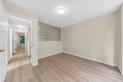 Entry Foyer Photo of 2459 W 39th Avenue, Vancouver, BC