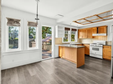 Kitchen Photo of 4606 W 11th Avenue, Vancouver, BC