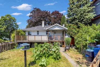 3822 Kincaid Street, Burnaby, BC, Burnaby — Single Family Residence for sale