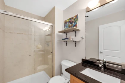 Primary Bathroom Photo of 53 41050 Tantalus Road, Squamish, BC