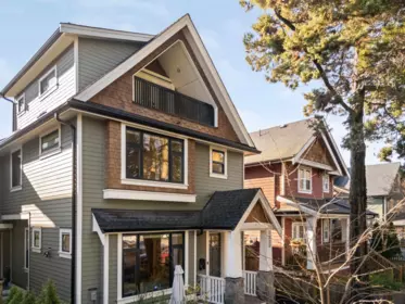 1220 E 11th Avenue, Vancouver, BC, Vancouver — Half Duplex for sale