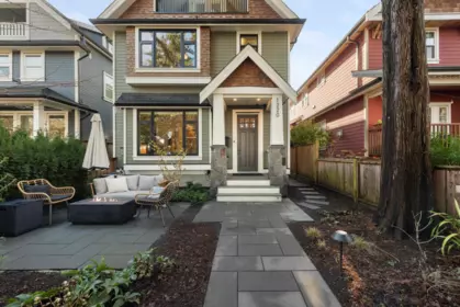 1220 E 11th Avenue, Vancouver, BC, Vancouver — Half Duplex for sale