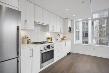 302 2455 Kingsway, Vancouver, BC, Vancouver — Apartment/Condo for sale