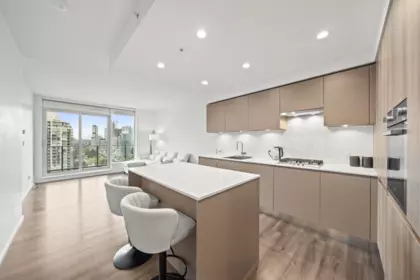 2711 3809 Evergreen Place, Burnaby, BC, Burnaby — Apartment/Condo for sale