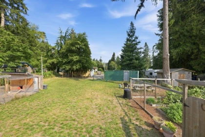 Hot Tub / Spa Photo of 1022 Rosamund Road, Gibsons, BC