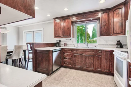 Kitchen Photo of 6297 172a Street, Surrey, BC