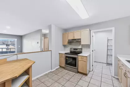 Breakfast Nook Photo of 221 33175 Old Yale Road, Abbotsford, BC