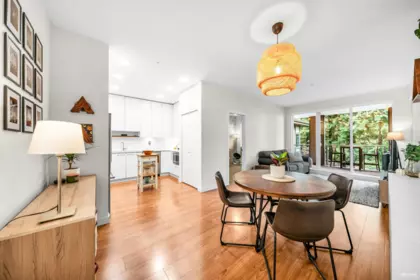 201 5460 Broadway, Burnaby, BC, Burnaby — Apartment/Condo for sale