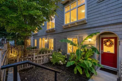 51 5858 142 Street, Surrey, BC, Surrey — Townhouse for sale