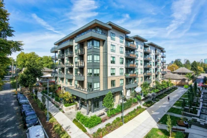 105 13439 94a Avenue, Surrey, BC, Surrey — Apartment/Condo for sale