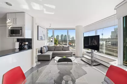 305 689 Abbott Street, Vancouver, BC, Vancouver — Apartment/Condo for sale