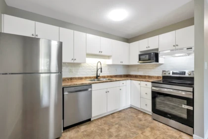 Kitchen Island Photo of 102 2750 Fuller Street, Abbotsford, BC