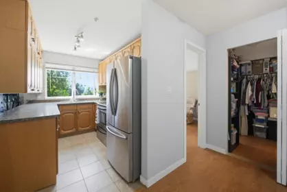 Walk-In Closet Photo of 102 33960 Old Yale Road, Abbotsford, BC