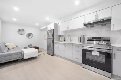 Mudroom Photo of 6038 Gilley Avenue, Burnaby, BC