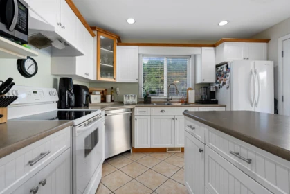 Primary Bathroom Photo of 46434 Lear Drive, Chilliwack, BC