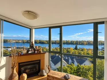 907 2733 Chandlery Place, Vancouver, BC, Vancouver — Apartment/Condo for sale