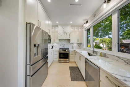 Kitchen Photo of 2 683 W 19th Avenue, Vancouver, BC