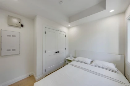 Mudroom Photo of 2 683 W 19th Avenue, Vancouver, BC