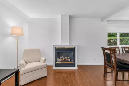 1 1420 Chesterfield Avenue, North Vancouver, BC, North Vancouver — Apartment/Condo for sale
