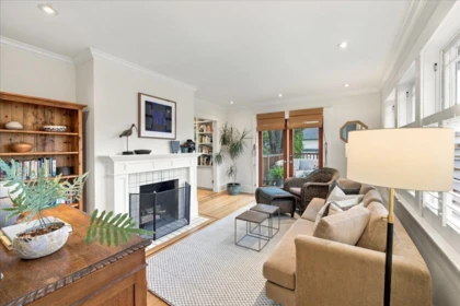 Dining Area Photo of 706 W 24th Avenue, Vancouver, BC