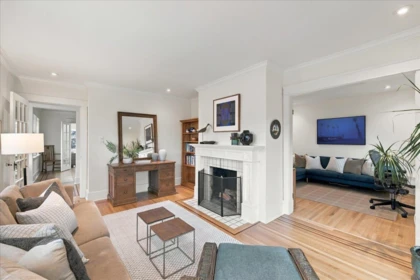 Kitchen Island Photo of 706 W 24th Avenue, Vancouver, BC