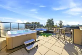 409 733 W 14th Street, North Vancouver, BC