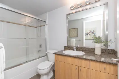 804 9232 University Crescent, Burnaby, BC, Burnaby — Apartment/Condo for sale