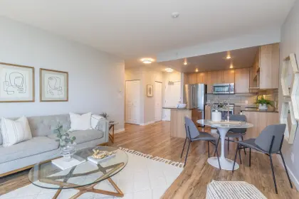 804 9232 University Crescent, Burnaby, BC, Burnaby — Apartment/Condo for sale