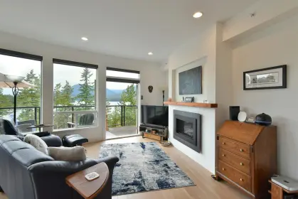 301 5780 Marine Way, Sechelt, BC, Sechelt — Apartment/Condo for sale