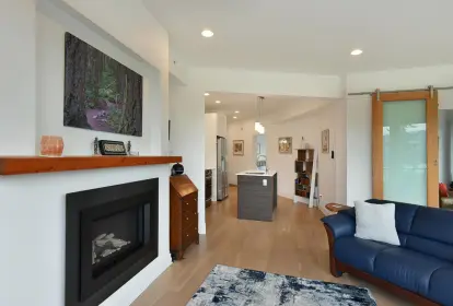 301 5780 Marine Way, Sechelt, BC, Sechelt — Apartment/Condo for sale