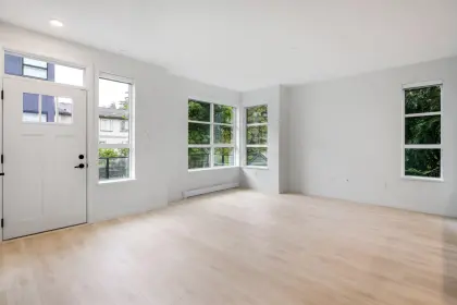 201 2045 Heritage Park Lane, North Vancouver, BC, North vancouver — Townhouse for sale