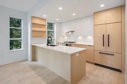 201 2045 Heritage Park Lane, North Vancouver, BC, North vancouver — Townhouse for sale