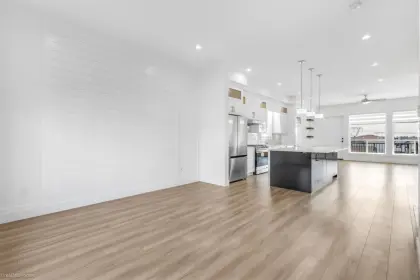 16768 16 Avenue, Surrey, BC, Surrey — Half Duplex for sale