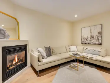2 1576 Tatlow Avenue, North Vancouver, BC, North vancouver — Townhouse for sale