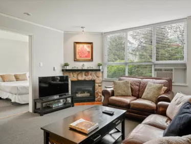 215 4314 Main Street, Whistler, BC, Whistler — Apartment/Condo for sale