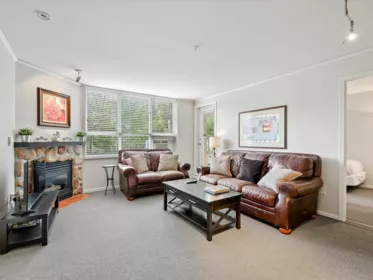 215 4314 Main Street, Whistler, BC, Whistler — Apartment/Condo for sale