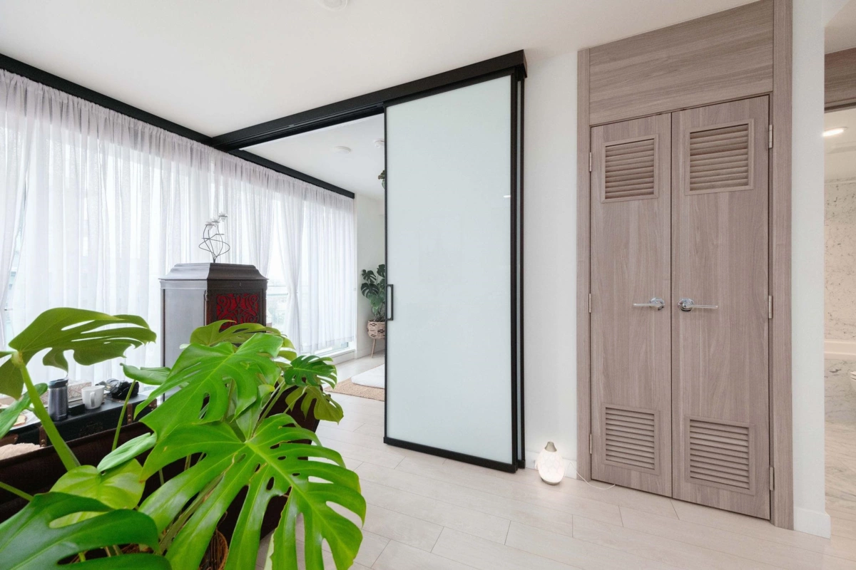 Kitchen Island Photo of 905 1768 Cook Street, Vancouver, BC