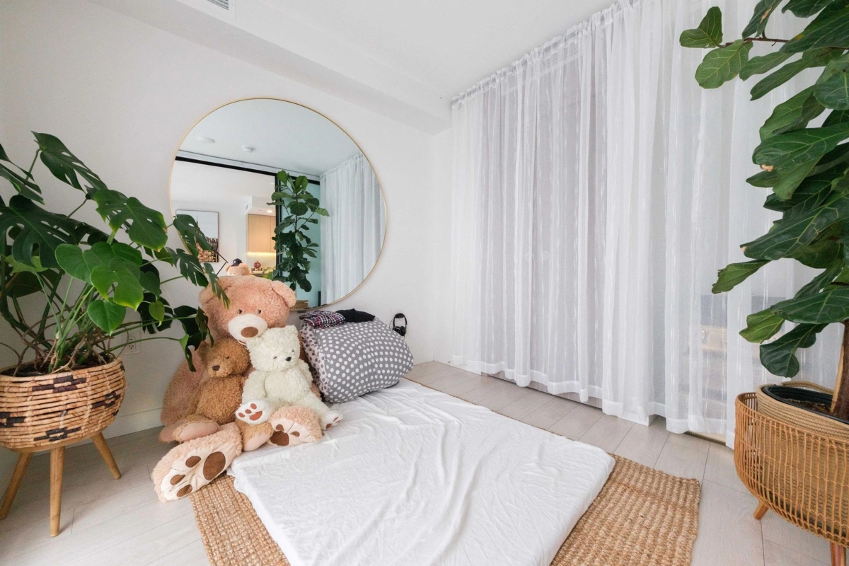 Walk-In Closet Photo of 905 1768 Cook Street, Vancouver, BC