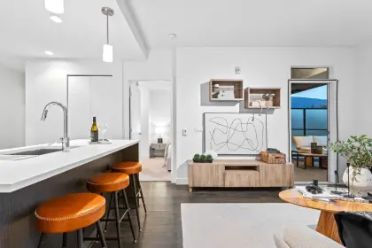 517 733 W 3rd Street, North Vancouver, BC, North vancouver — Apartment/Condo for sale