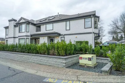 40 15840 84 Avenue, Surrey, BC, Surrey — Townhouse for sale