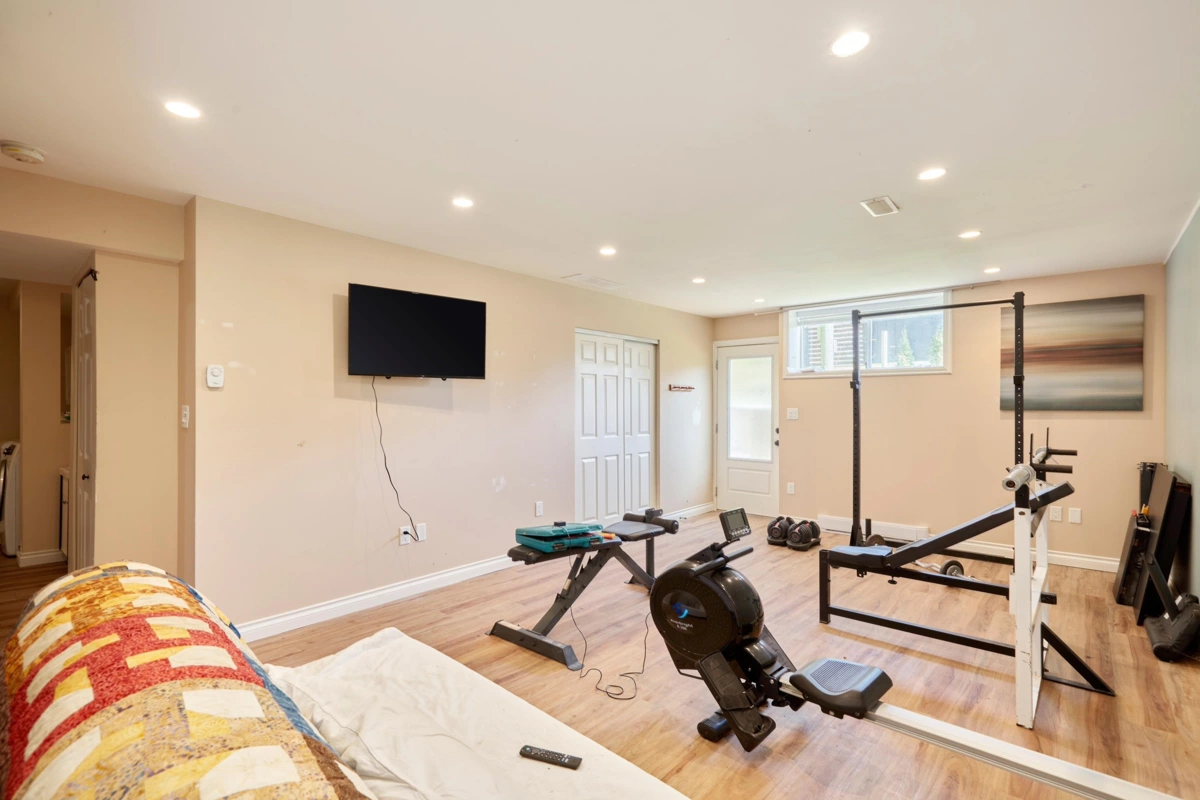 Basement Recreation Room Photo of 31747 Viewcrest Avenue, Mission, BC