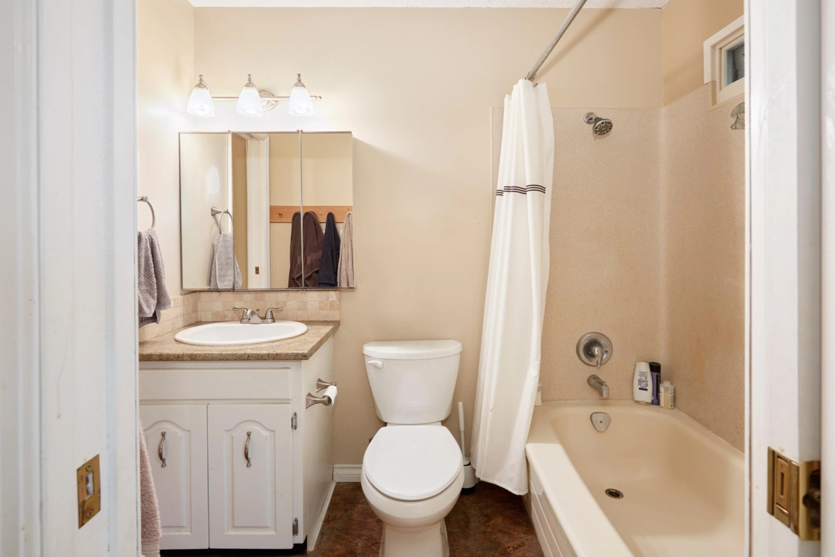 Bedroom 2 Photo of 31747 Viewcrest Avenue, Mission, BC