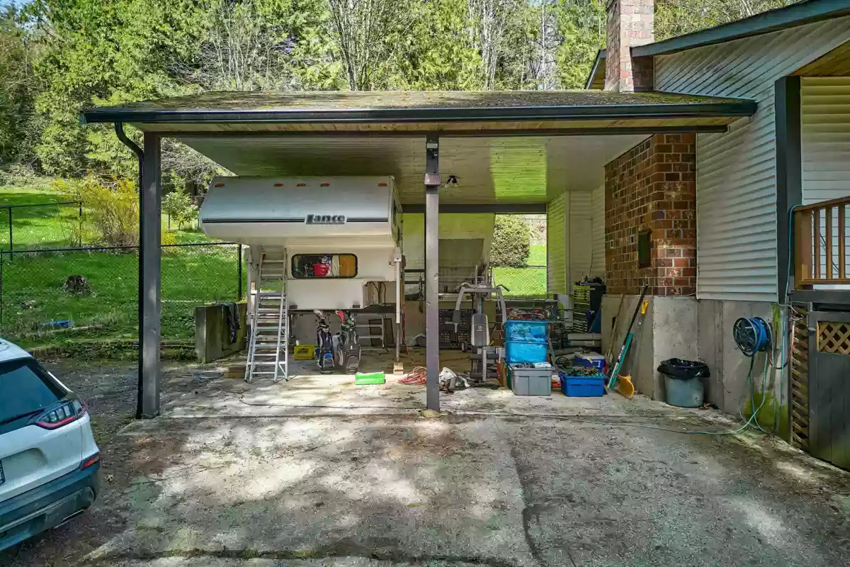 Hot Tub / Spa Photo of 31747 Viewcrest Avenue, Mission, BC