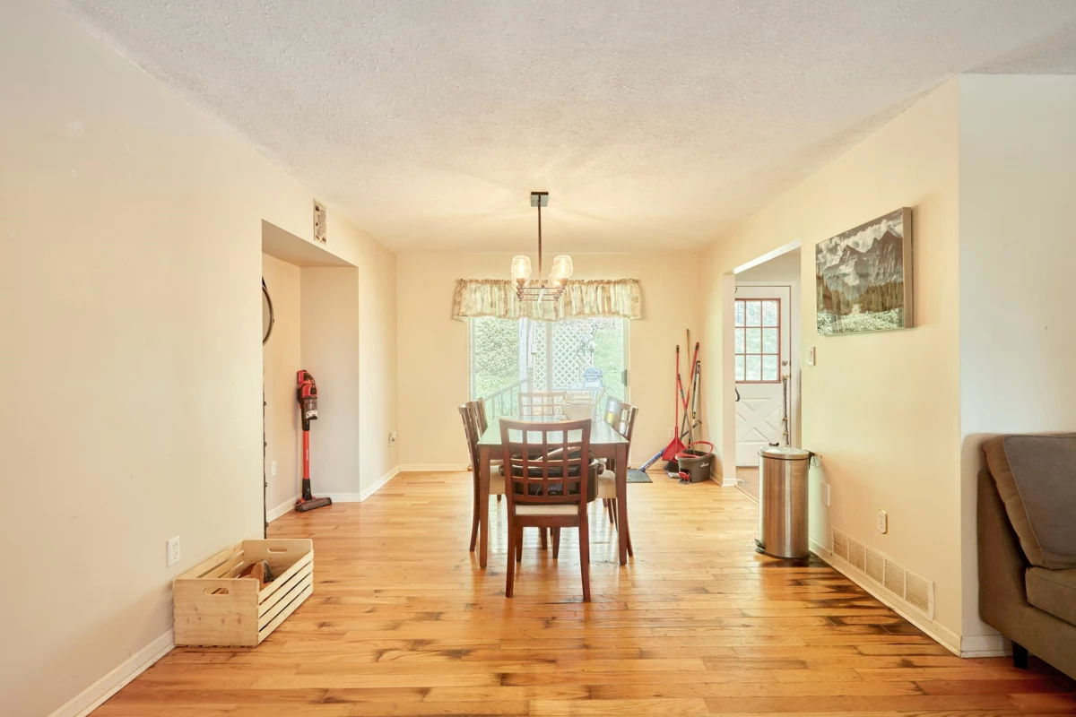 Kitchen Photo of 31747 Viewcrest Avenue, Mission, BC