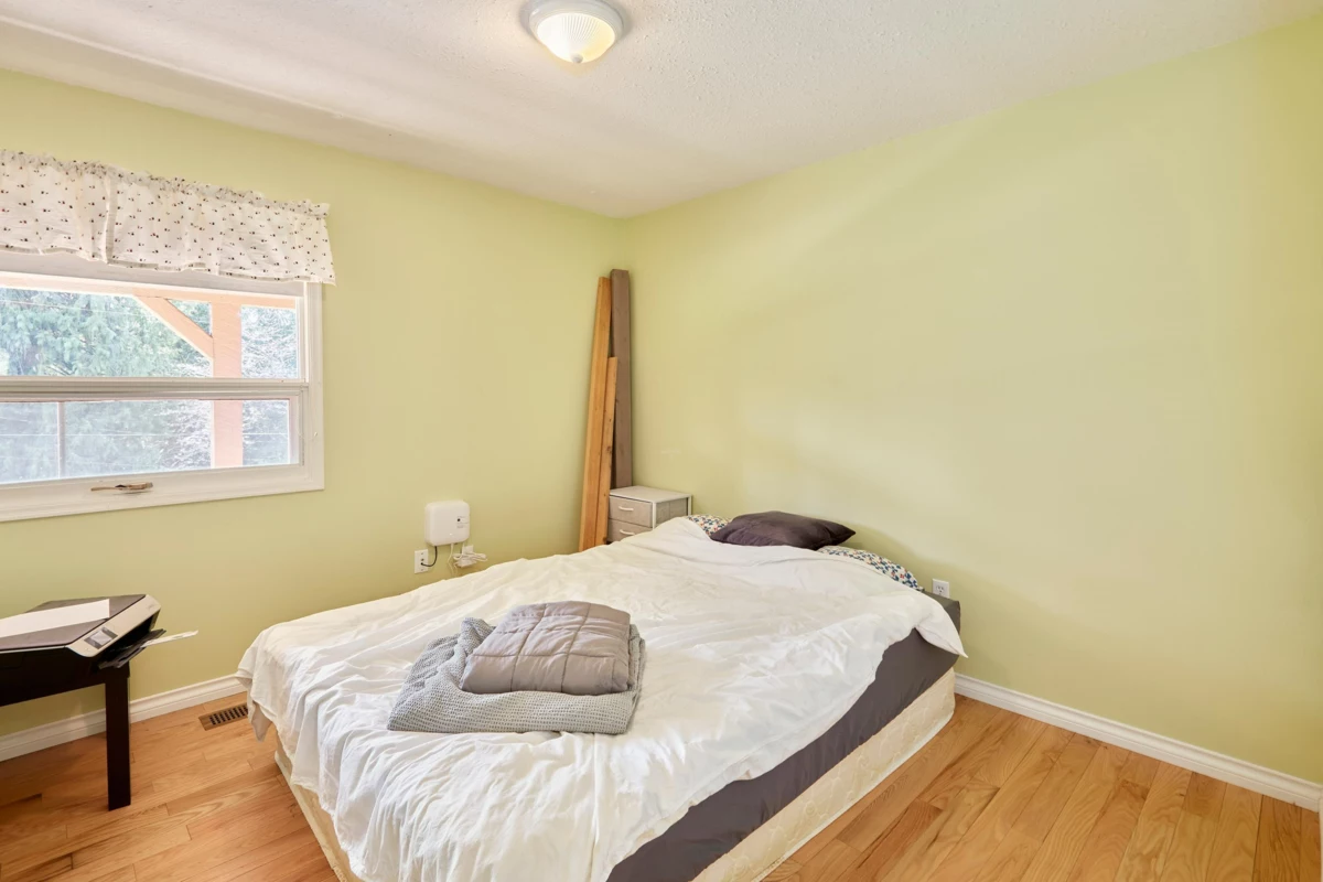 Powder Room Photo of 31747 Viewcrest Avenue, Mission, BC