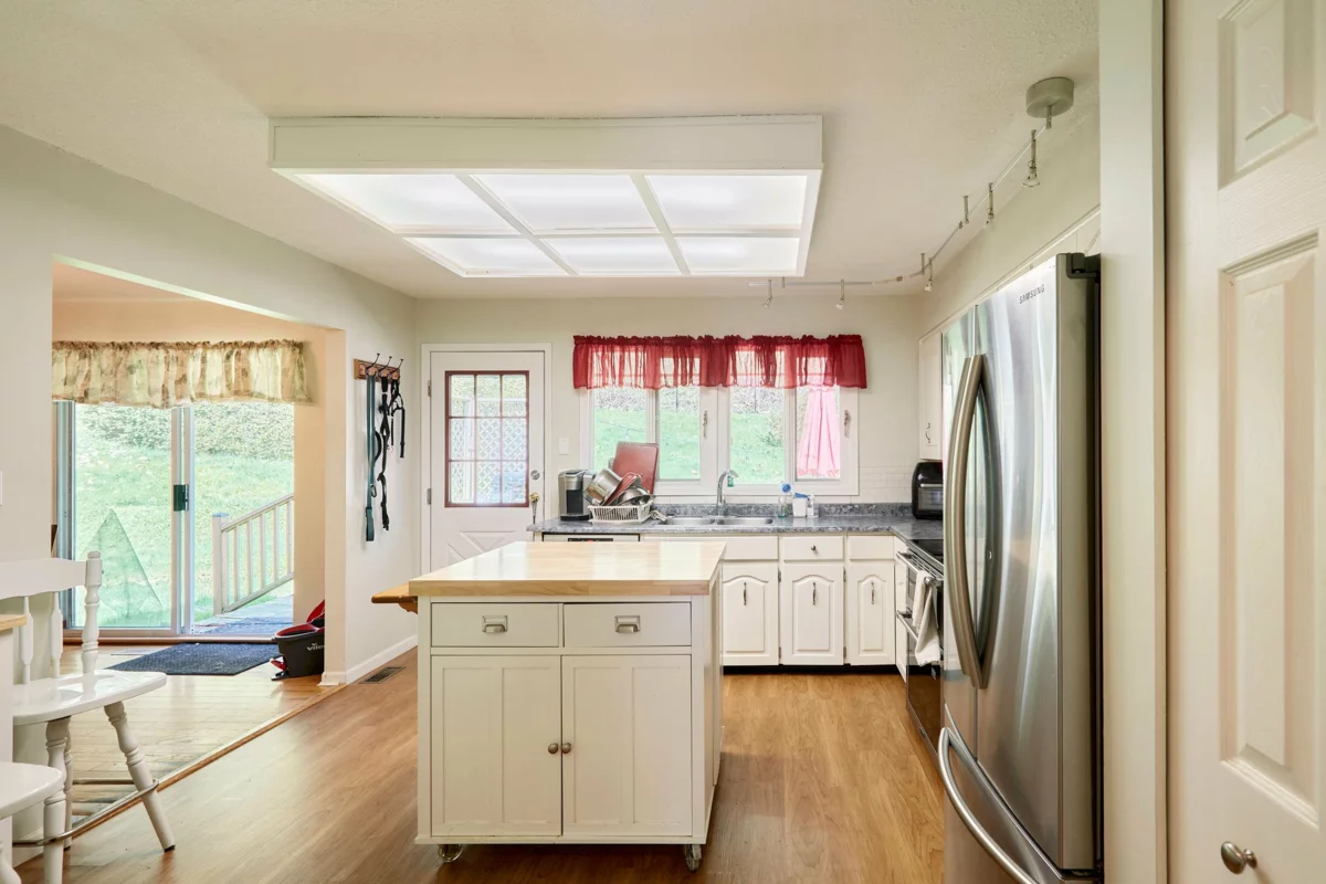 Primary Bathroom Photo of 31747 Viewcrest Avenue, Mission, BC