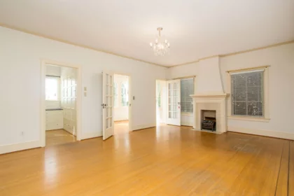 Entry Foyer Photo of 1850 SW Marine Drive, Vancouver, BC