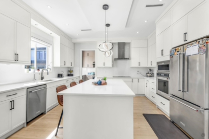Kitchen Island Photo of 7118 Fisher Drive, Surrey, BC